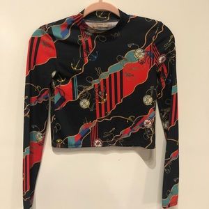 Long sleeve cropped top